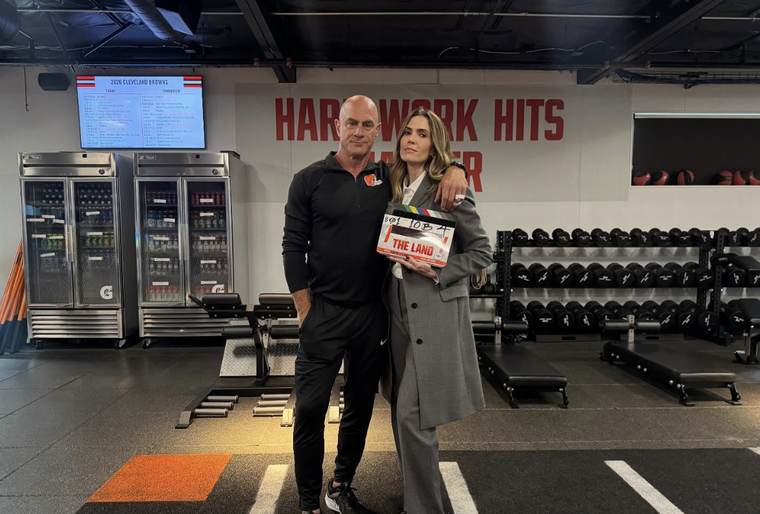 Christopher Meloni on set